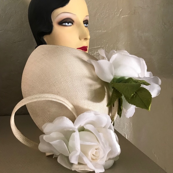 EXQUISITE FAMOUS DESIGNER 1960s' COUTURE CREAM STRAW HAT - FABRIC ROSES & LOOPS - Picture 11 of 14